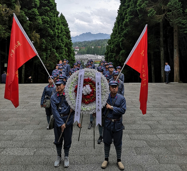 花圈.jpg